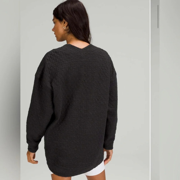 NWOT Lululemon|| Rippled V-Neck Pullover in Black Size 4 - Picture 3 of 11